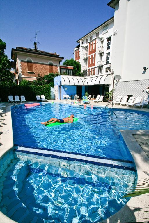 Residence Brown Римини Экстерьер фото